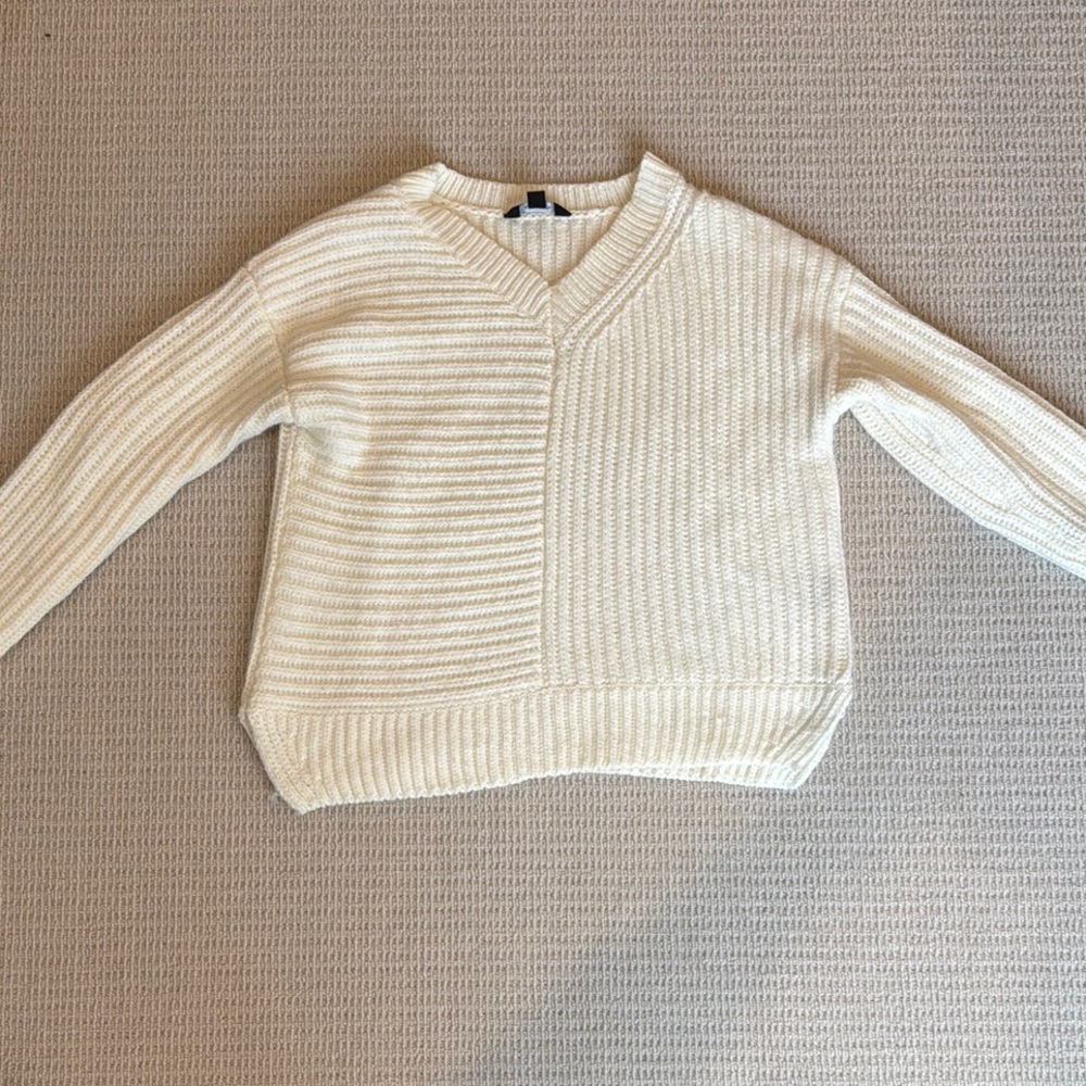 Simply Vera Wang White Sweater
